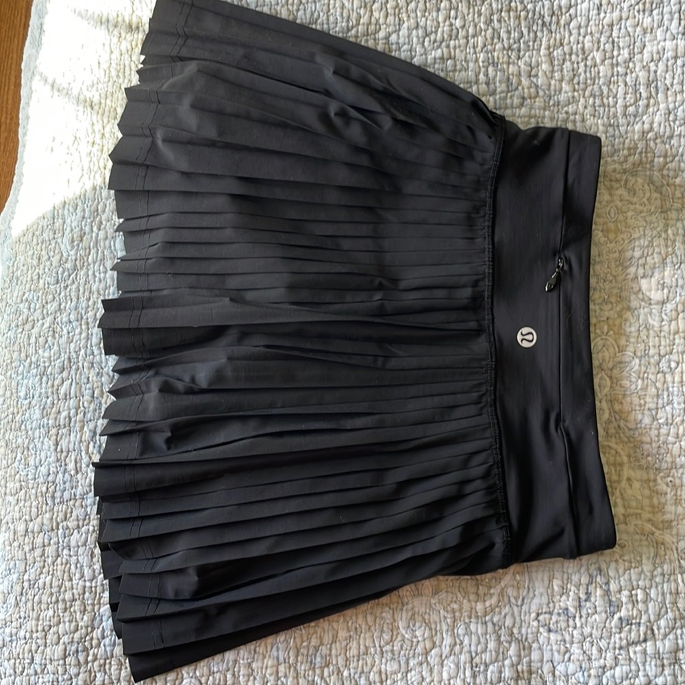 Lululemon black, pleated skirt, size 8